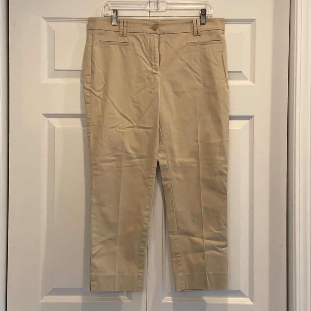 Anne Taylor SZ 8 Cropped Khaki Pants